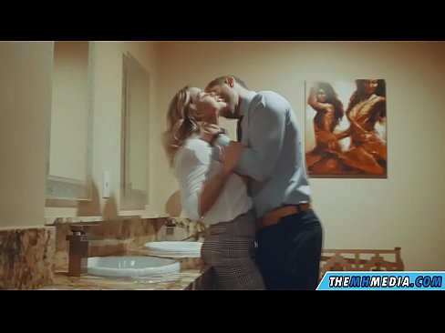 ❤️ Ina whakawaia koe e te kakaho tetona i roto i te wharepaku whanui ❤️ Karekau Nui i porn mi.pornochaturbate.ru ❌❤